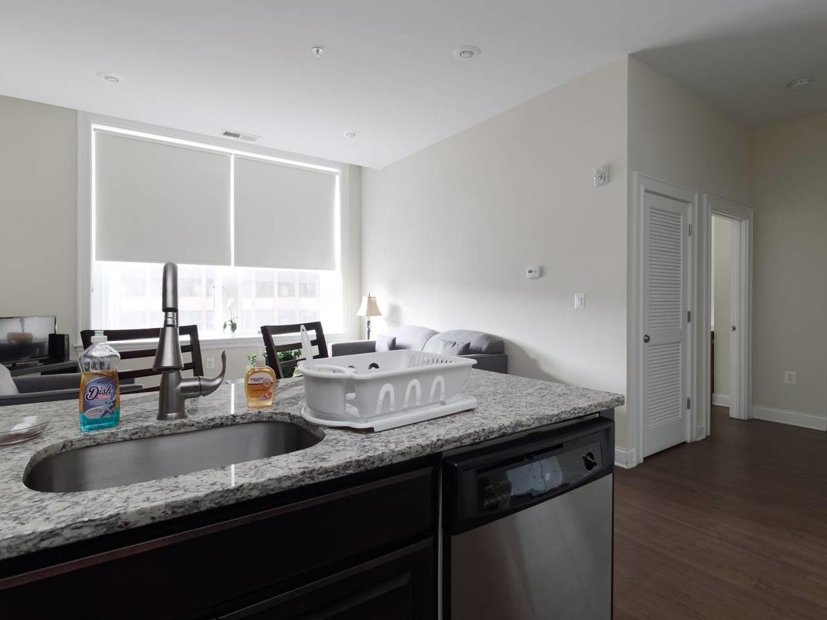 Chase At Lexington St Free Indoor Parking Convention Center Apartment Балтимор Екстериор снимка